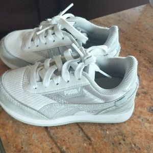 Kids Puma snickers size 11